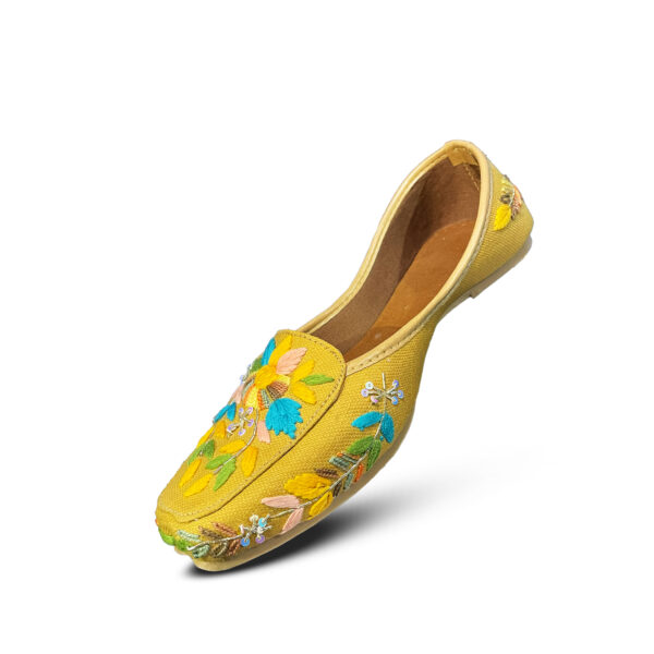 steploom women’s loafer style punjabi jutti | handcrafted embroidered ethnic mojari | soft cushion footbed | traditional casual wear for weddings & festive outfits