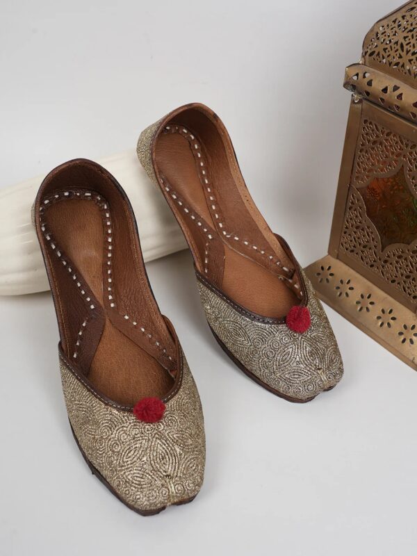 Steploom Women's Golden Zari Royale Punjabi Jutti steploom women's golden zari royale handcrafted utti